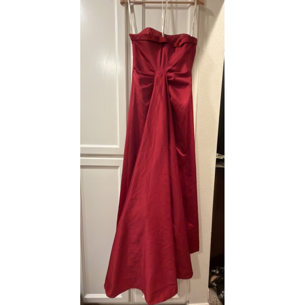 David's Bridal B1026 Red Satin Strapless Long Formal Gown Dress Size 6 - Picture 3 of 5